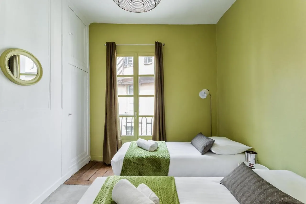 Apartment Dame De Coeur - Appartement Spacieux En Plein Centre Historique Rennes
