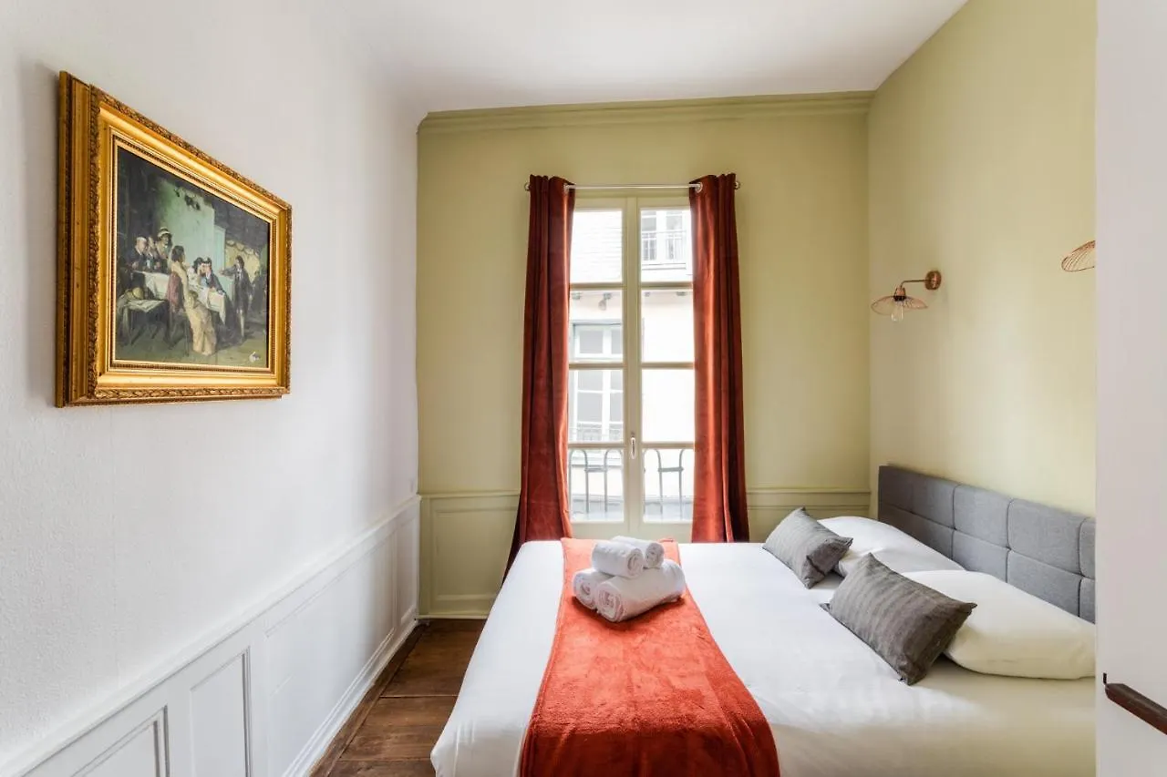 Apartment Dame De Coeur - Appartement Spacieux En Plein Centre Historique Rennes France