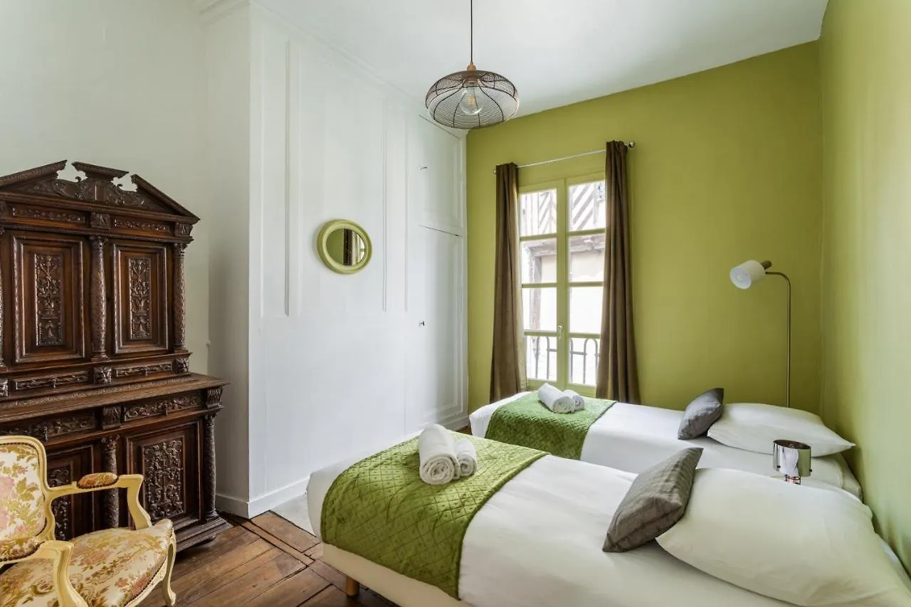 Dame De Coeur - Appartement Spacieux En Plein Centre Historique Rennes 0*,  France